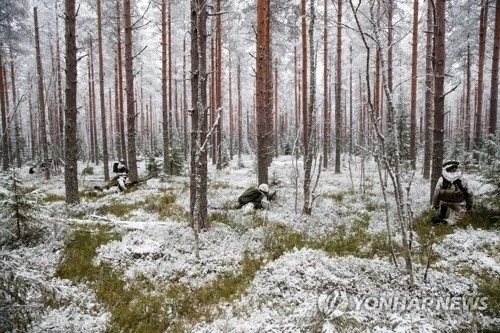 러시아 군사위협 대비 나섰다…핀란드, 예비군 소집 나이 60세 → 65세로 상향