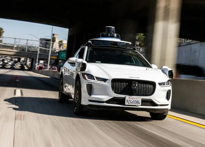 웨이모 로보택시.j