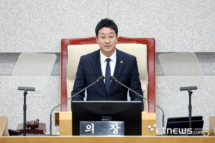 김진경 경기도의회 의장