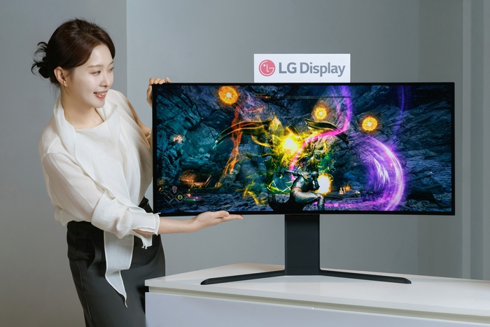 LGD, 5K2K·720㎐ OLED 공개...CES 2026에서 전시