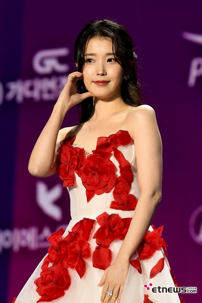 [ET포토] 아잉유, '오늘 콘셉트는 여신'