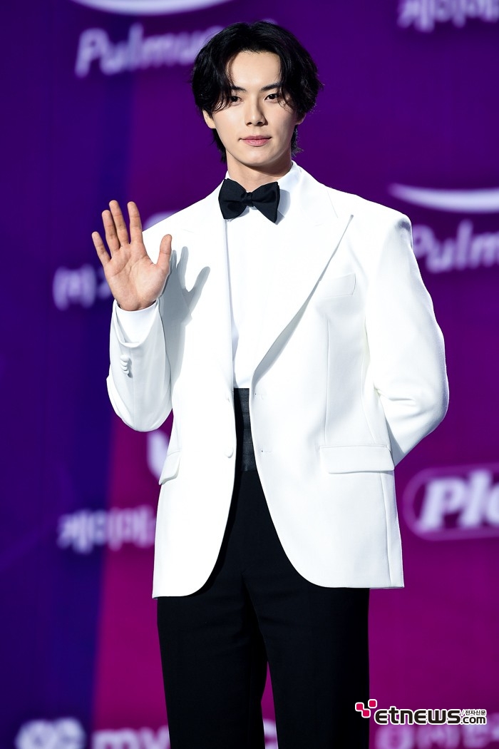 [ET포토] 이채민, '하얀 턱시도가 어울리는 0.1%'