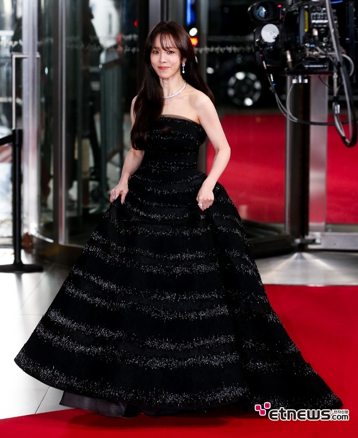 [ET포토] 한지민, '드레스 폭만큼 우아하게'