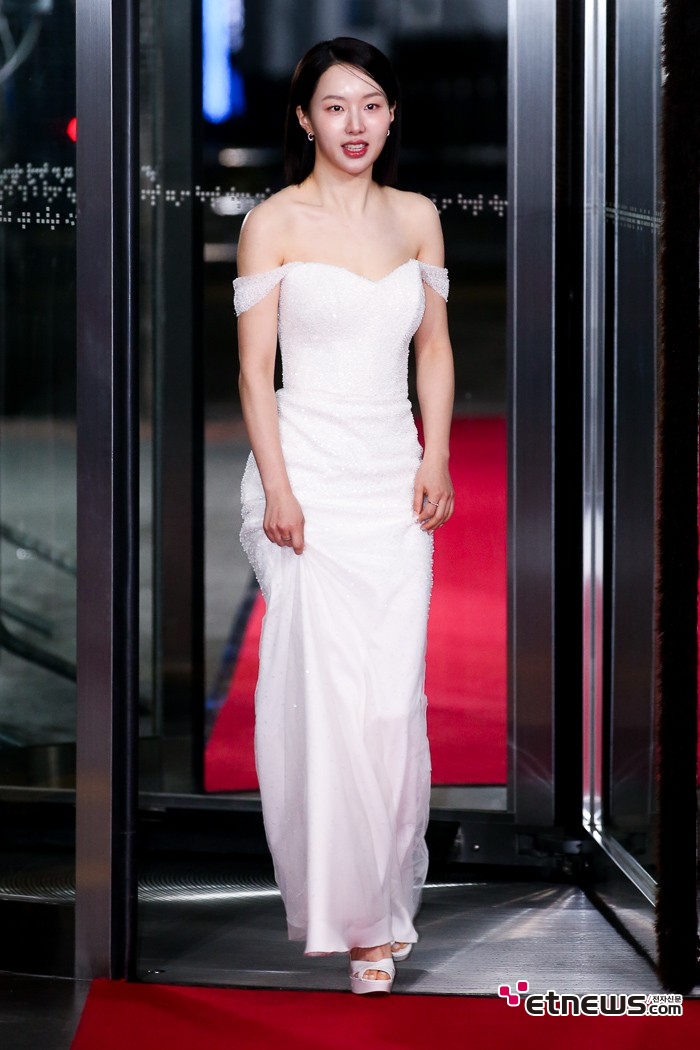 [ET포토] 김은비, '추워도 너무 추워'