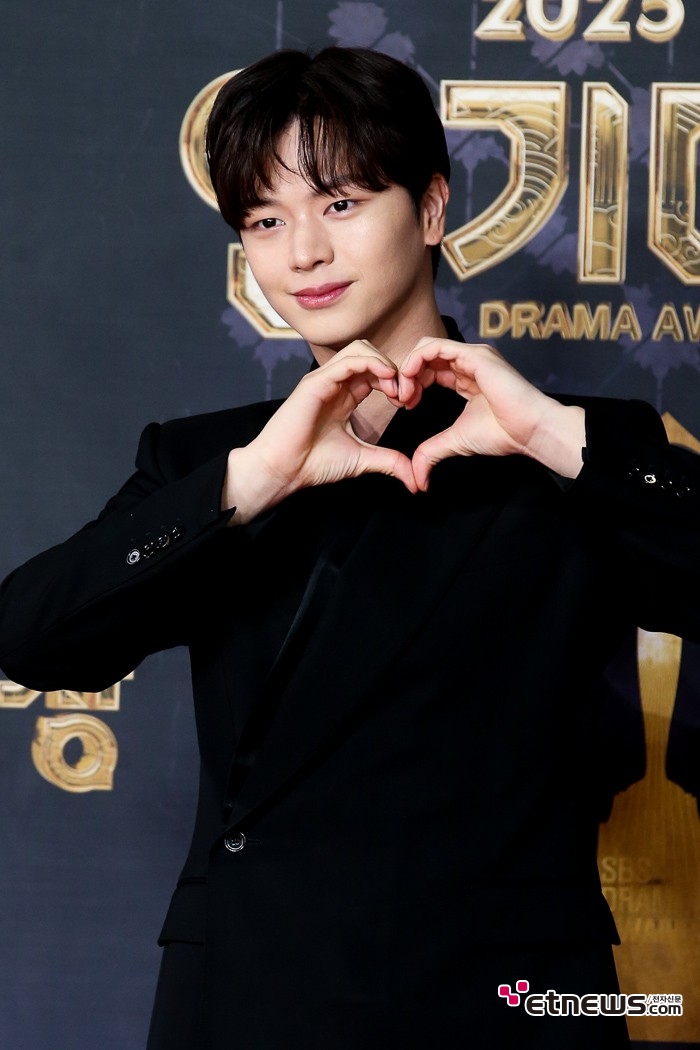 [ET포토] 육성재, '선명한 잘생김'