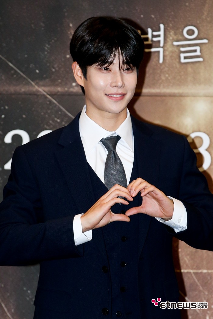 [ET포토] 아스트로 MJ, '뮤지컬은 자신있어요'