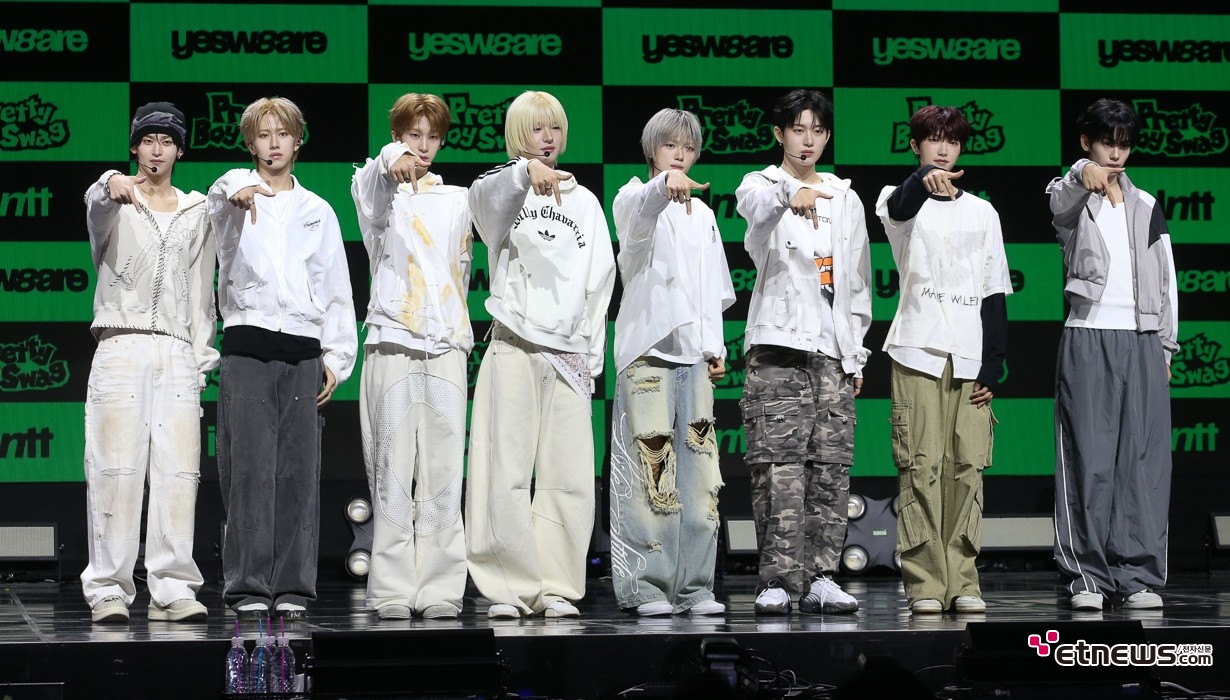 [ET포토] 아이덴티티, '우리는 yesweare'