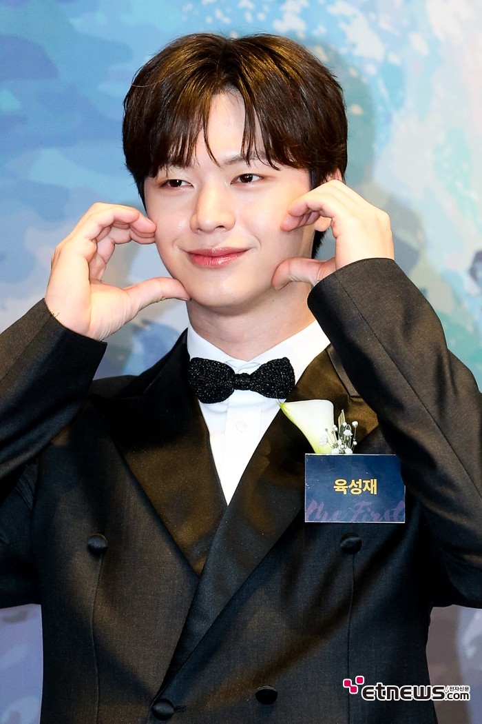 [ET포토] 육성재, '스윗하트'