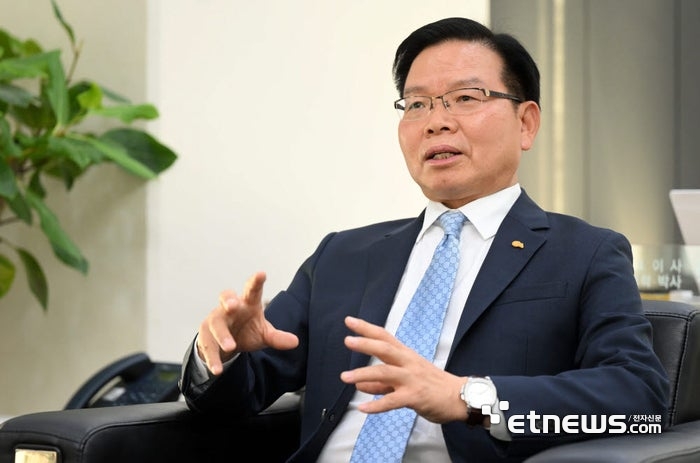 [박정수의 CEO 독서노트] 〈2〉초격차