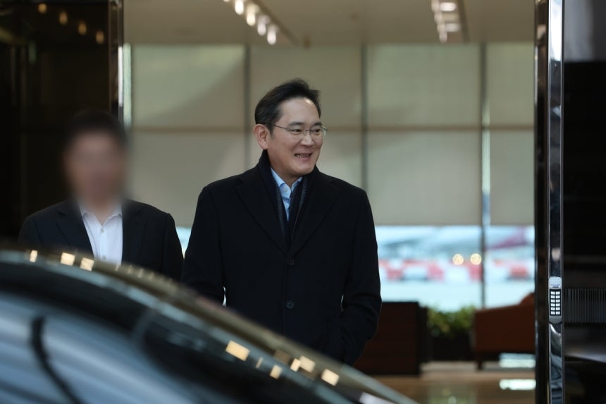 중국 출장 후 귀국하는 이재용 삼성전자 회장.(사진=연합뉴스 제공)