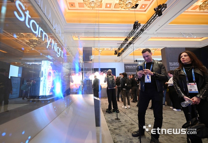 [포토] 삼성전자 투명 디스플레이