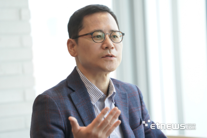 변형균 작가(퓨처웨이브 대표)