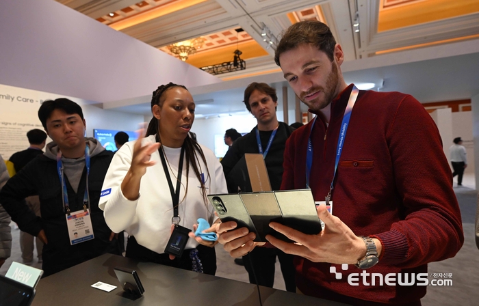 [포토] 갤럭시 Z 트라이폴드 '쏘 쿨'