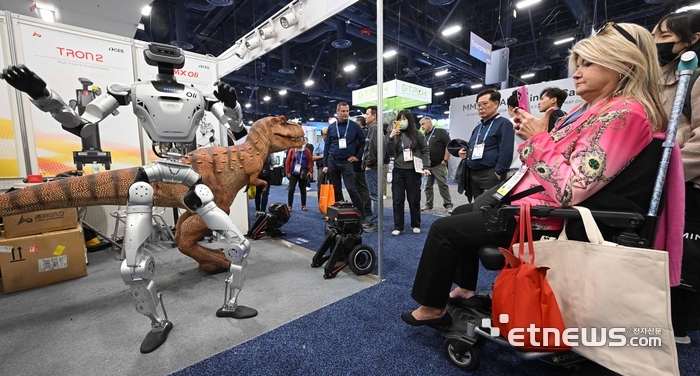 [포토] 춤추는 로봇 '올리'