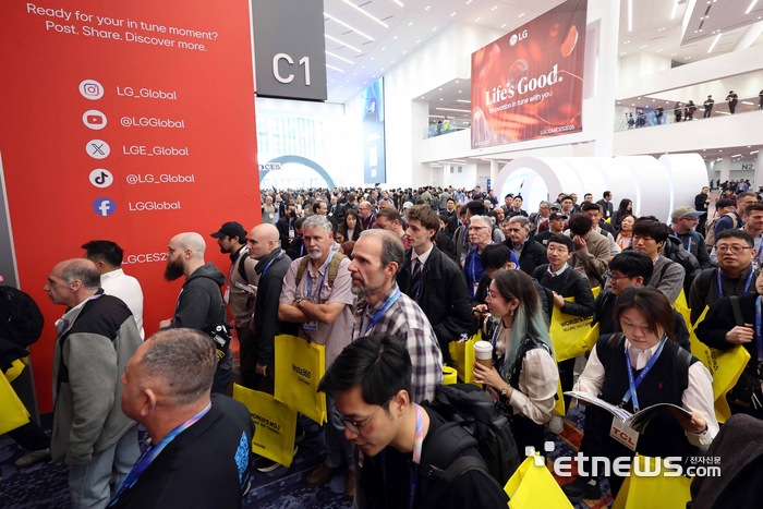 [포토] '혁신가들의 등장' CES2026 개막