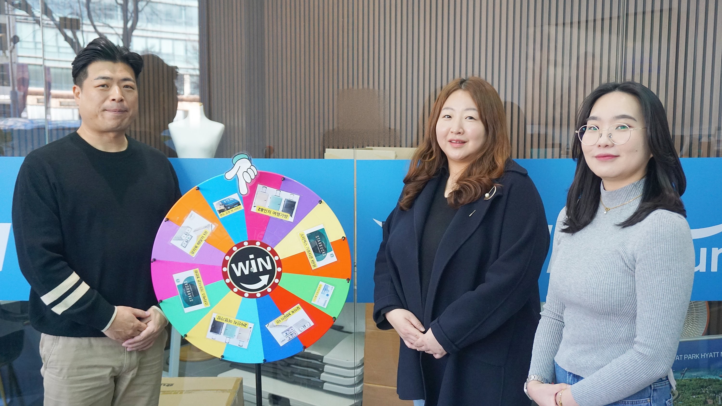 사진=(좌부터) 투어민수원 김준석 지점장, 정인애 과장, 전주희 대리