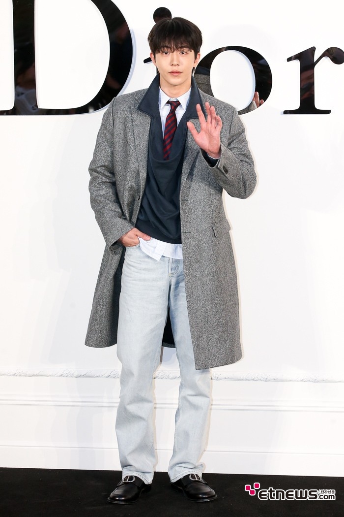 [ET포토] 남주혁, '헤링본 코트로 멋내고'