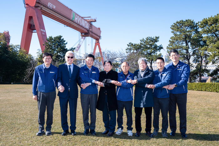 권오갑 HD현대 명예회장, 전임 노조 지부장들 오찬…“노사 지혜 모아달라”