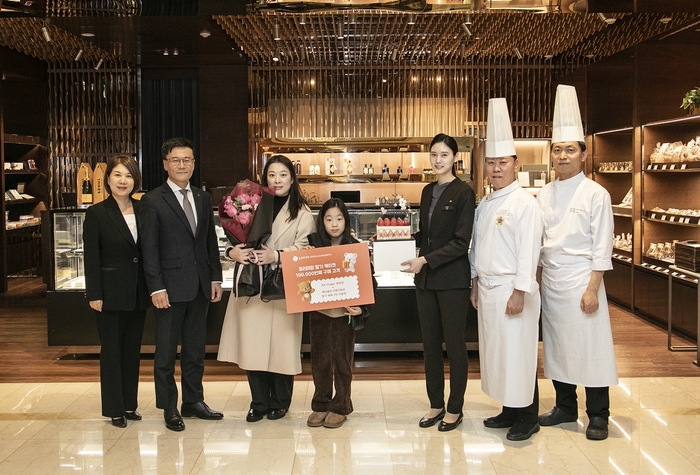 롯데호텔 프리미엄 딸기 케이크, 누적 10만개 판매