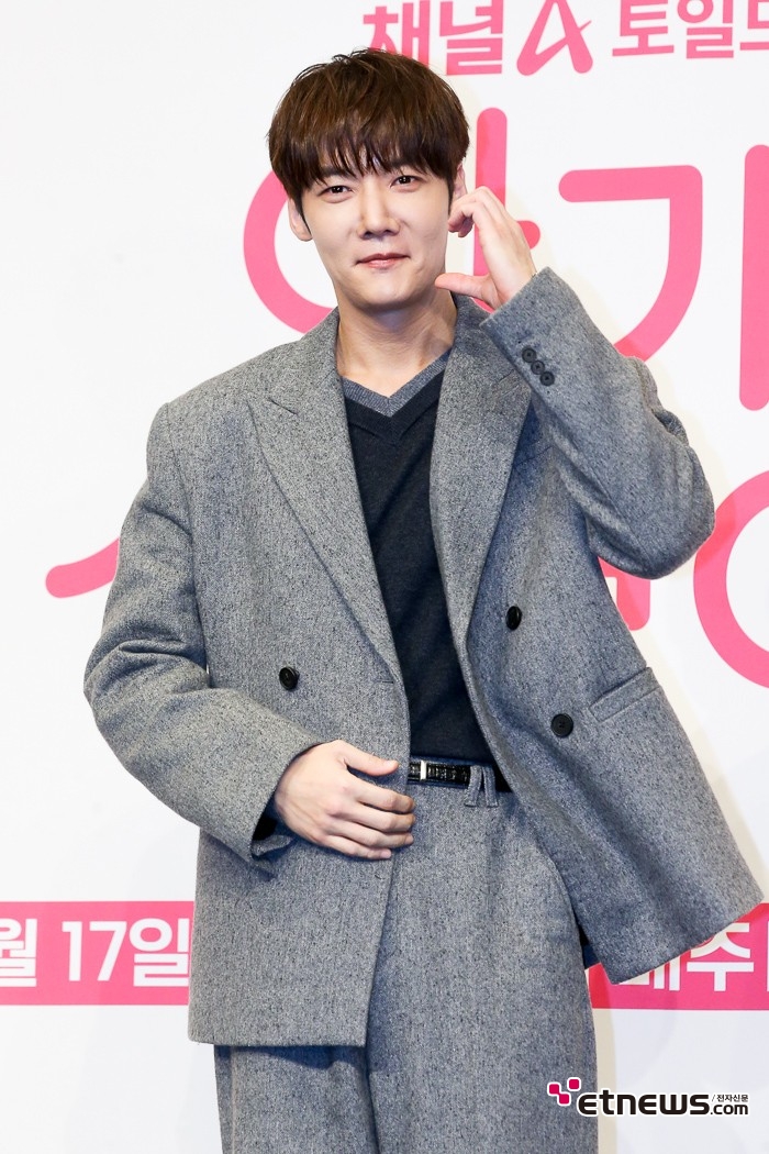 [ET포토] 최진혁, '터프가이의 볼하트는'