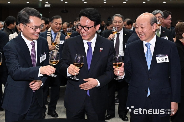 [포토] 건배하는 김민수-김민석-노준형