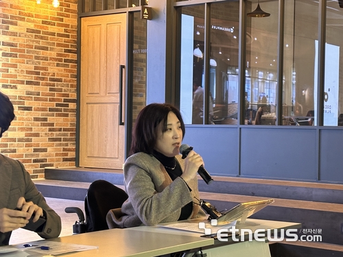 최보윤 국민의힘 의원은 14일 오전 서울 서초구 드림플러스 강남에 위치한 DAXA(디지털자산거래소 정책협의체) 컨퍼런스룸에서 열린 정책간담회에서 백브리핑을 하고 있다. (사진=박유민 기자)