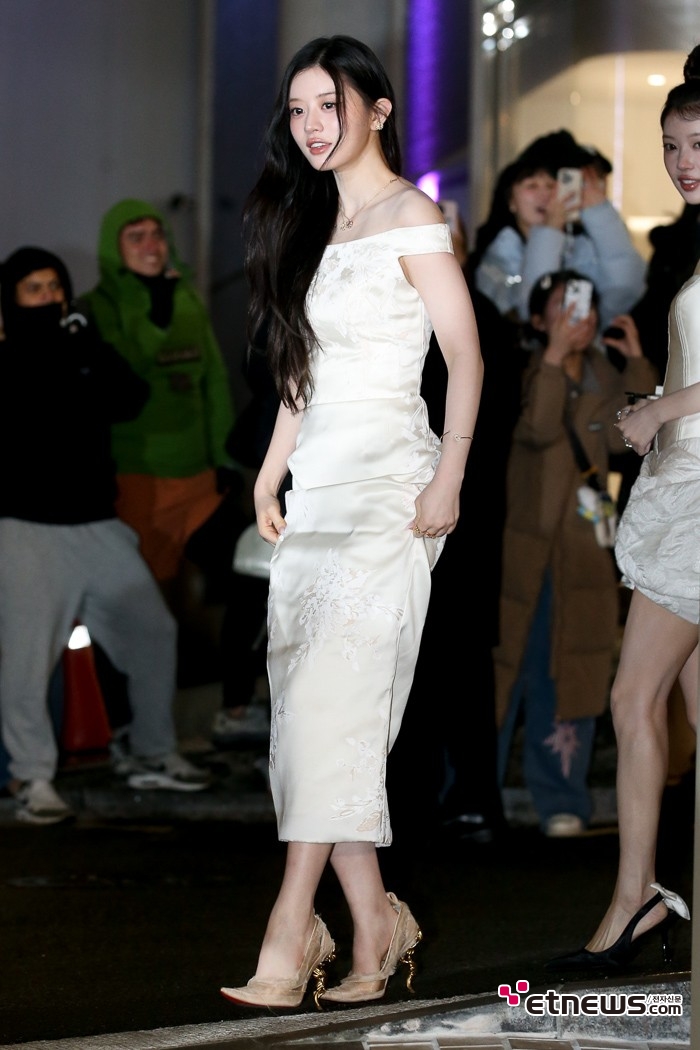 [ET포토] 아일릿 민주, '걸어오는 바비인형'