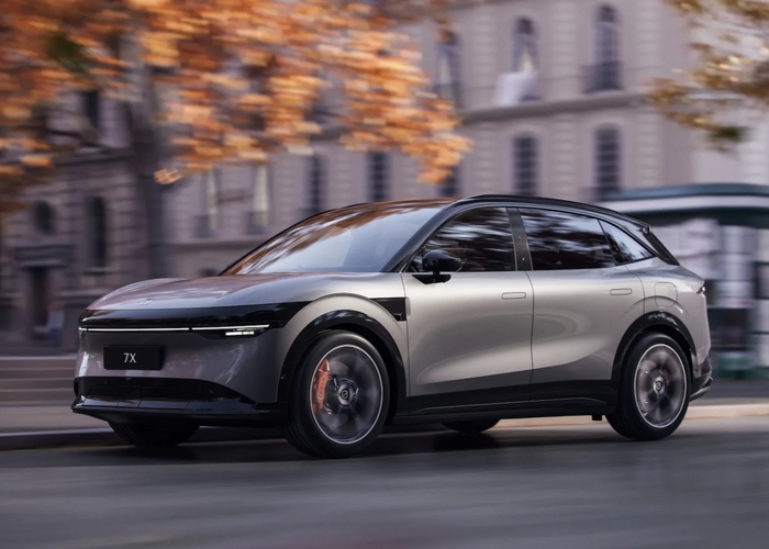 지커 중형 스포츠유틸리티차량(SUV) 7X