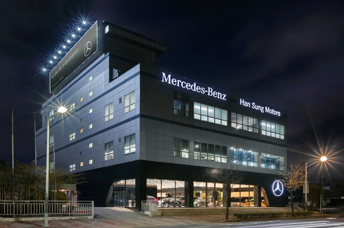 메르세데스-벤츠 사상 전시장 및 서비스센터