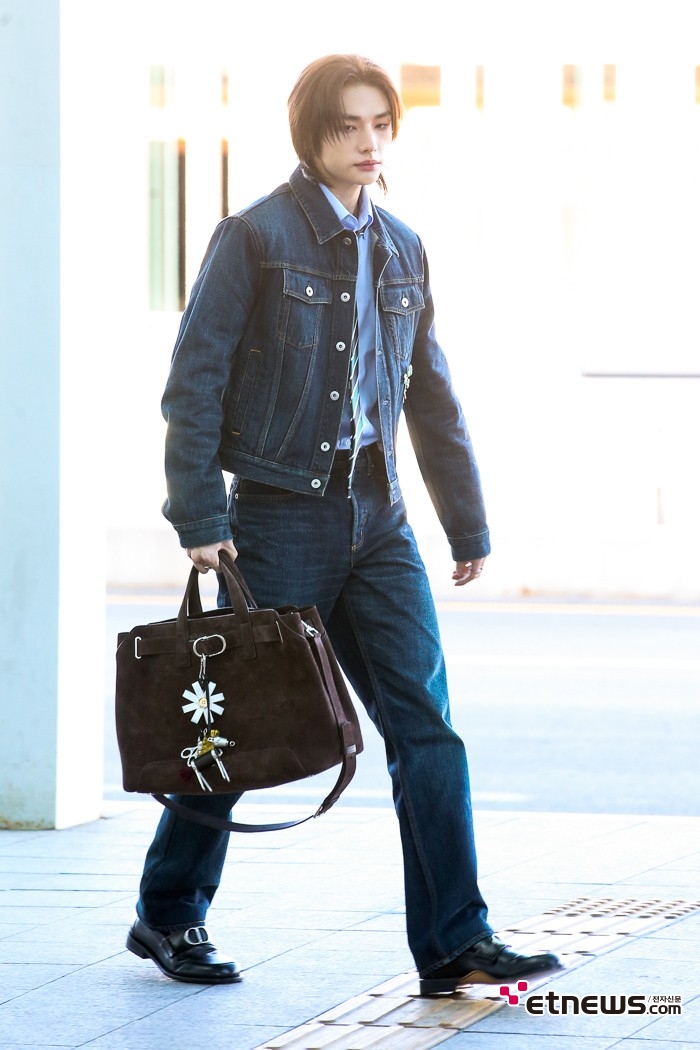 [ET포토] 스트레이키즈 현진, '칼바람을 가르며'