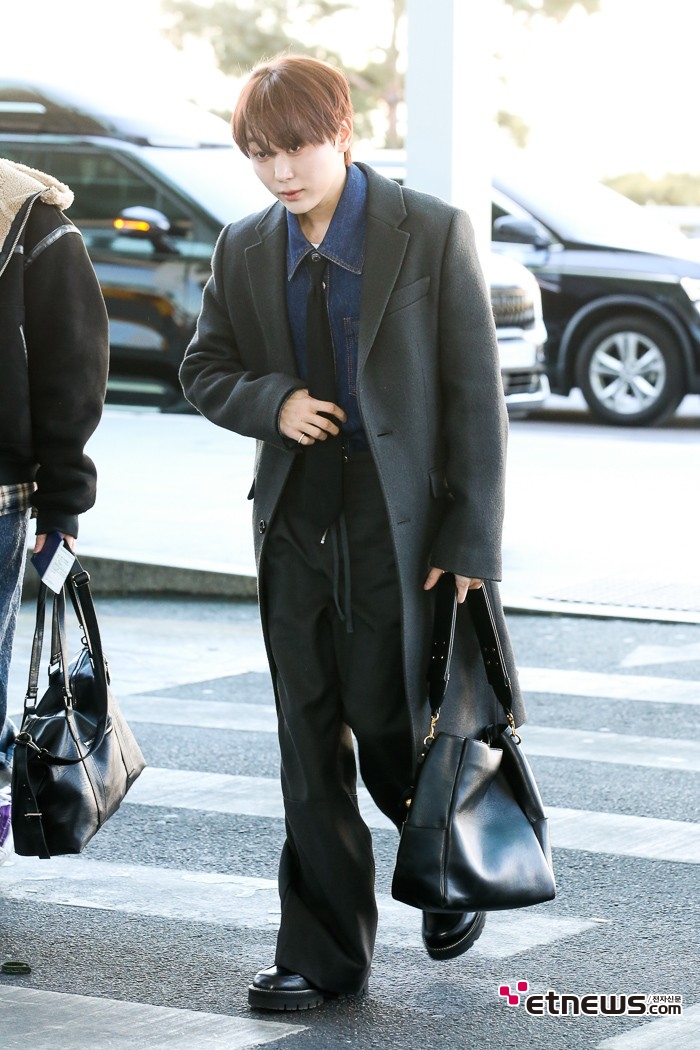 [ET포토] 세븐틴 승관, '머플러가 필요해~'