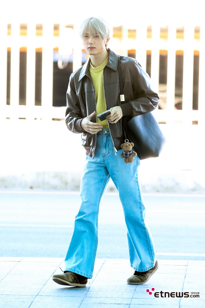 [ET포토] NCT드림 지성, '레더 재킷에 플레어진'