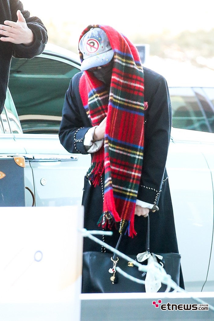 [ET포토] 지드래곤, '오늘은 생존을 위해 꽁꽁 감싸고'
