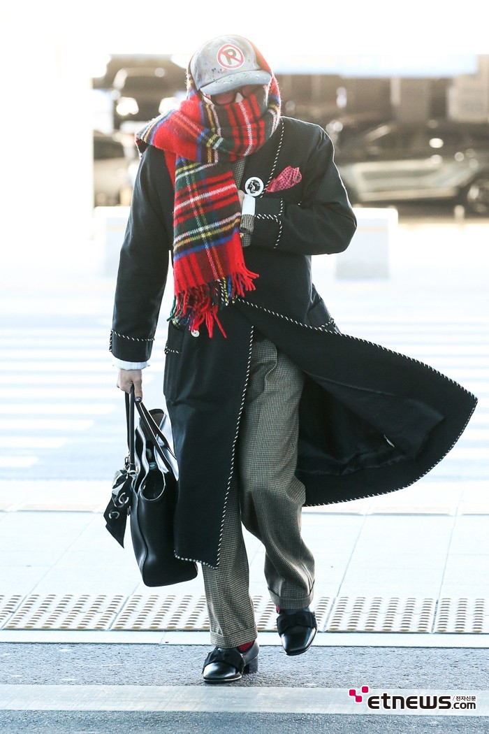 [ET포토] 지드래곤, '코트의 펄럭임도 아트'