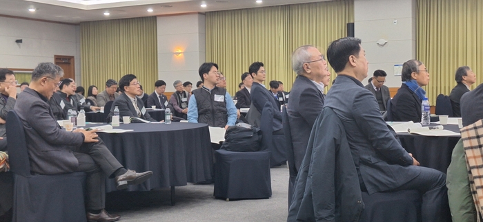 에너지밸리포럼은 20일 오전 광주테크노파크 12층 국제회의장에서 조석 HD한국조선해양 부회장을 초청해 '에너지 전환 시대의 에너지 안보'를 주제로 제80차 정례포럼을 개최했다.