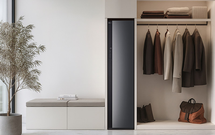 LG전자가 '2026 NEW LG 스타일러 오브제컬렉션' 5벌식과 3벌식 신제품을 출시한다. 신제품은 '듀얼 트루스팀'으로 스팀 분사량을 보다 정밀하게 제어해 의류 소재에 맞춰 섬세하게 관리해준다. 5벌식 스타일러는 AI가 의류 무게 데이터를 학습·분석해 무게에 따라 최적의 스타일링 및 건조 시간 코스를 제안한다.