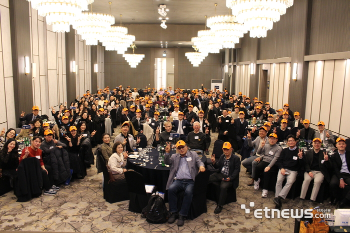 미국 일리노이대학교 한국 총동문회는 지난 16일 서울 서초구 잠원동 리버사이드 호텔 몽블랑 홀에서 '2026년 신년회'를 개최했다.