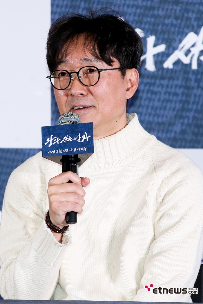 [ET포토] 장항준, '왕과 사는 남자 연출가'