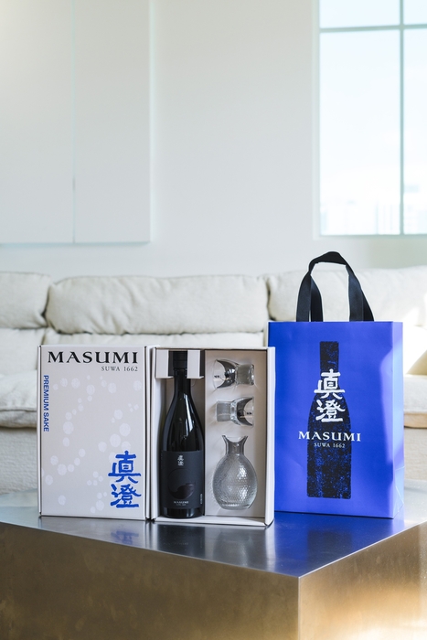마스미, 프리미엄 사케 '마스미 쿠로 설날 선물세트' 출시