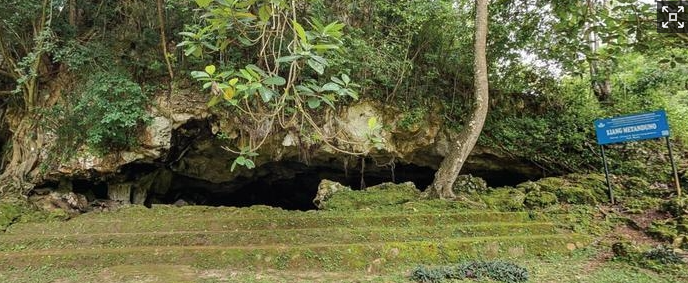 음각 손자국 그림이 발견된 무나섬 동굴 입구. 사진= 호주 그리피스대학교