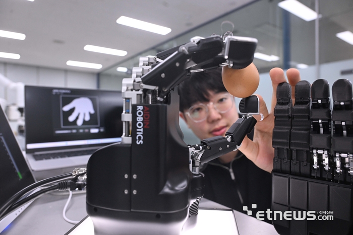 [포토] 피지컬AI시대... 업계, 그리퍼 개발에 박차