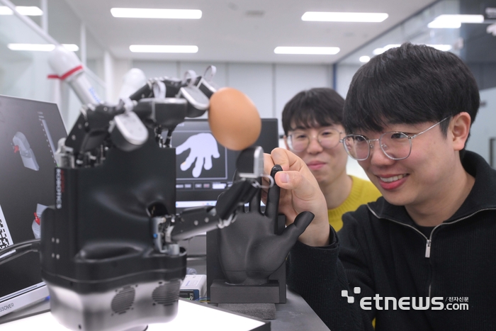 [포토] 피지컬AI시대... 업계, 그리퍼 개발에 박차