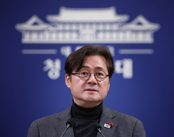 홍익표 정무수석이 25일 청와대에서 이재명 대통령의 이혜훈 기획예산처 장관 후보자에 대한 지명철회 브리핑을 하고 있다. 연합뉴스.