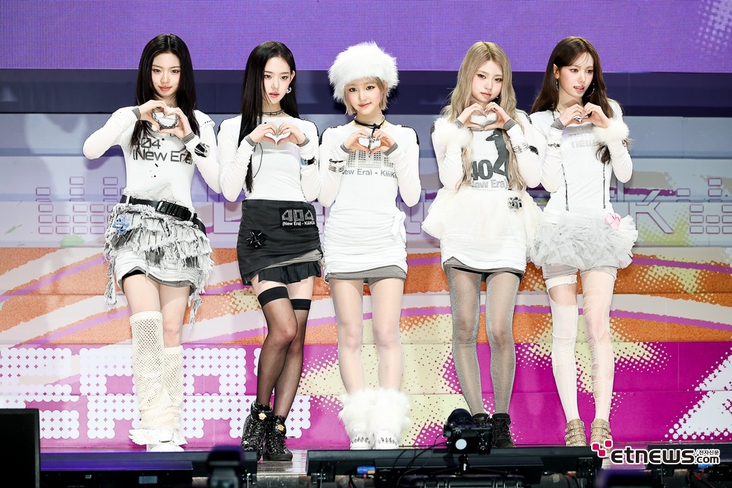 [ET포토] 키키, '눈꽃같은 하트'