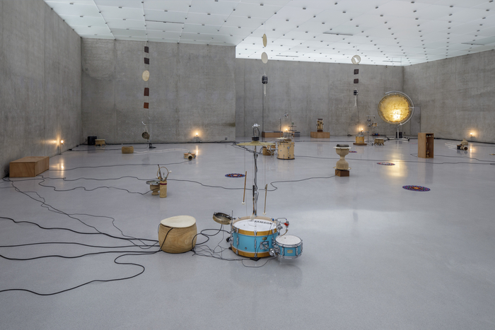 타렉 아투이의 작품 〈The Rain〉 (2023-4) [출처: Photo (C) Markus Tretter. (C) Tarek Atoui]