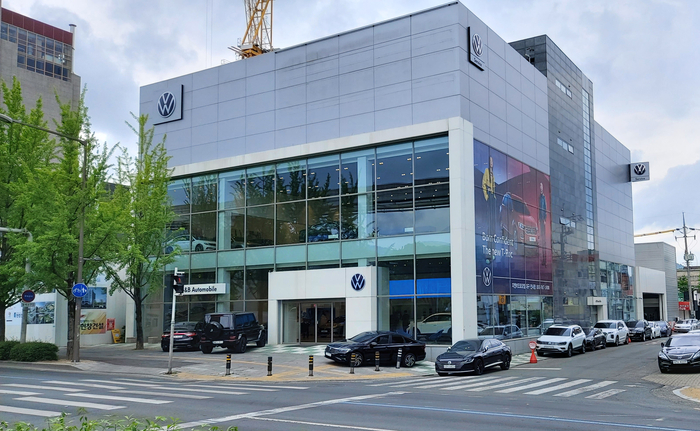 폭스바겐 전시장 전경.