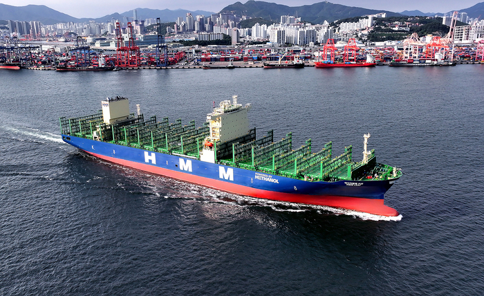 HJ중공업이 건조한 메탄올 추진 컨테이너선. HJ중공업