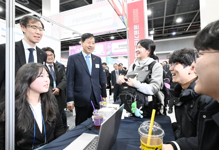 구윤철 부총리 겸 재정경제부 장관이 1월 27일 서울 서초구 양재동 aT센터에서 열린 '2026 공공기관 채용박람회'에 참석해 개회사를 하고 있다. (사진=재정경제부)