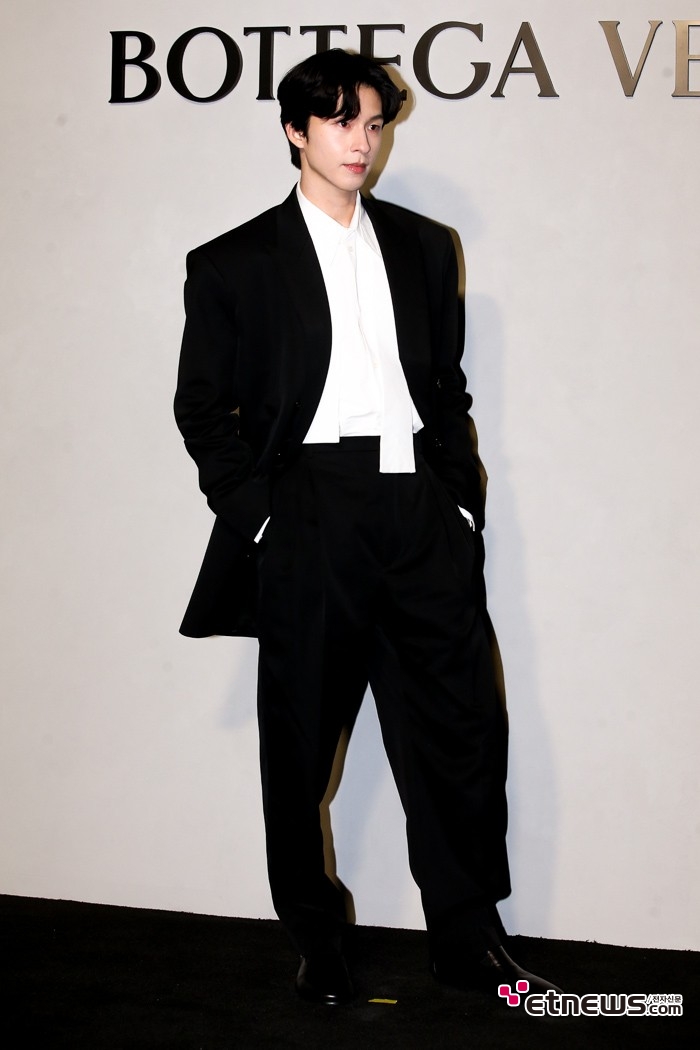 [ET포토] 홍경, '섹시한 화이트 셔츠 패션'