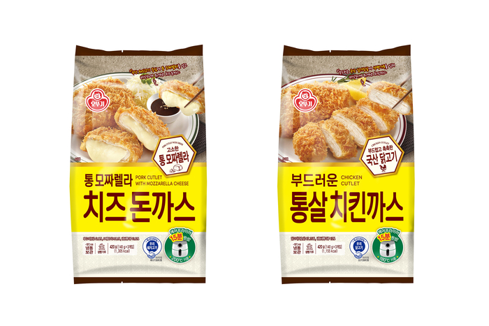 오뚜기가 에어프라이어로 간편하게 조리할 수 있는 냉동까스 신제품 '통 모짜렐라 치즈 돈까스' '부드러운 통살 치킨까스' 2종을 출시했다고 28일 밝혔다.